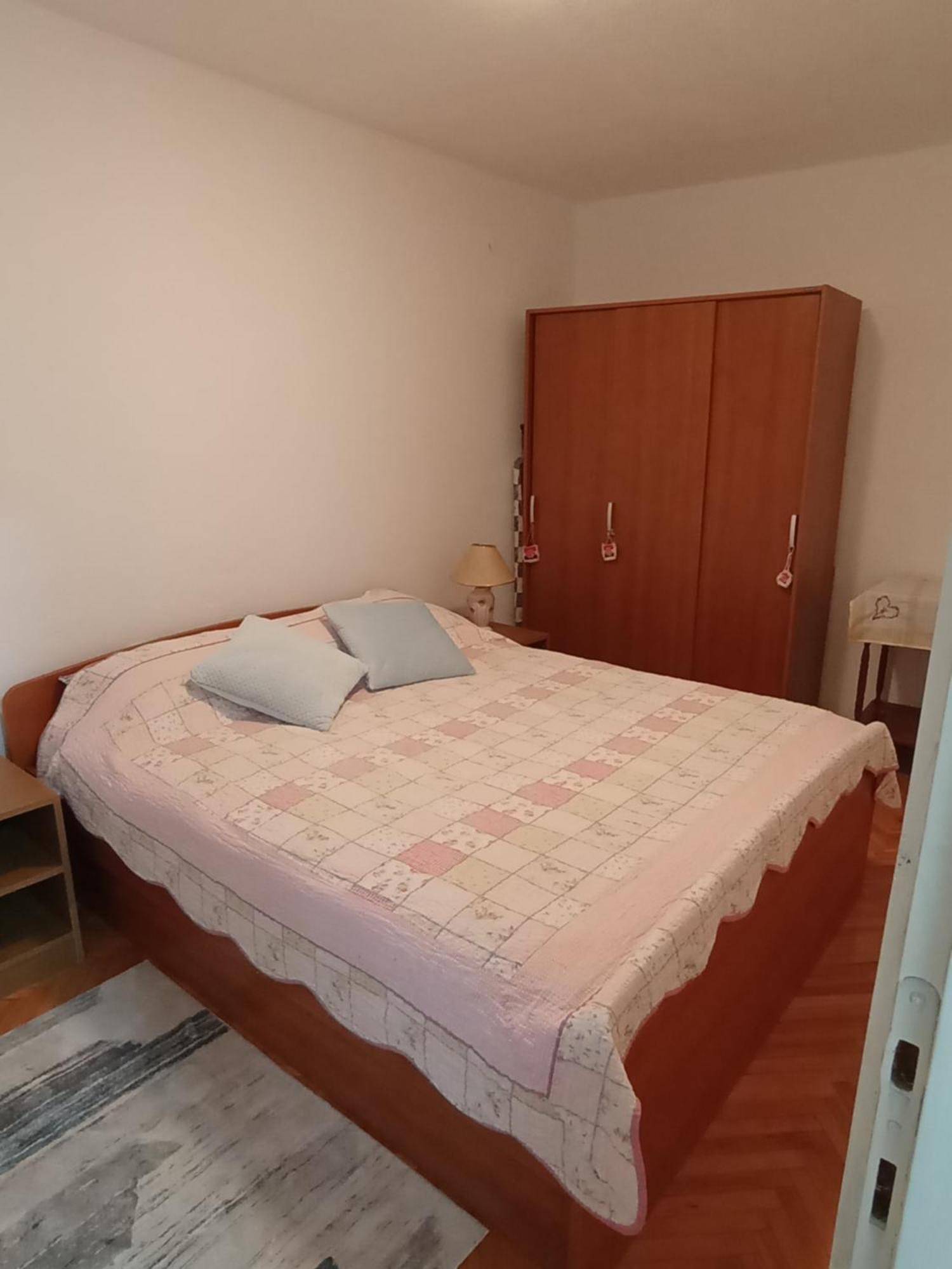 Luce Lägenhet Kijevo Exteriör bild