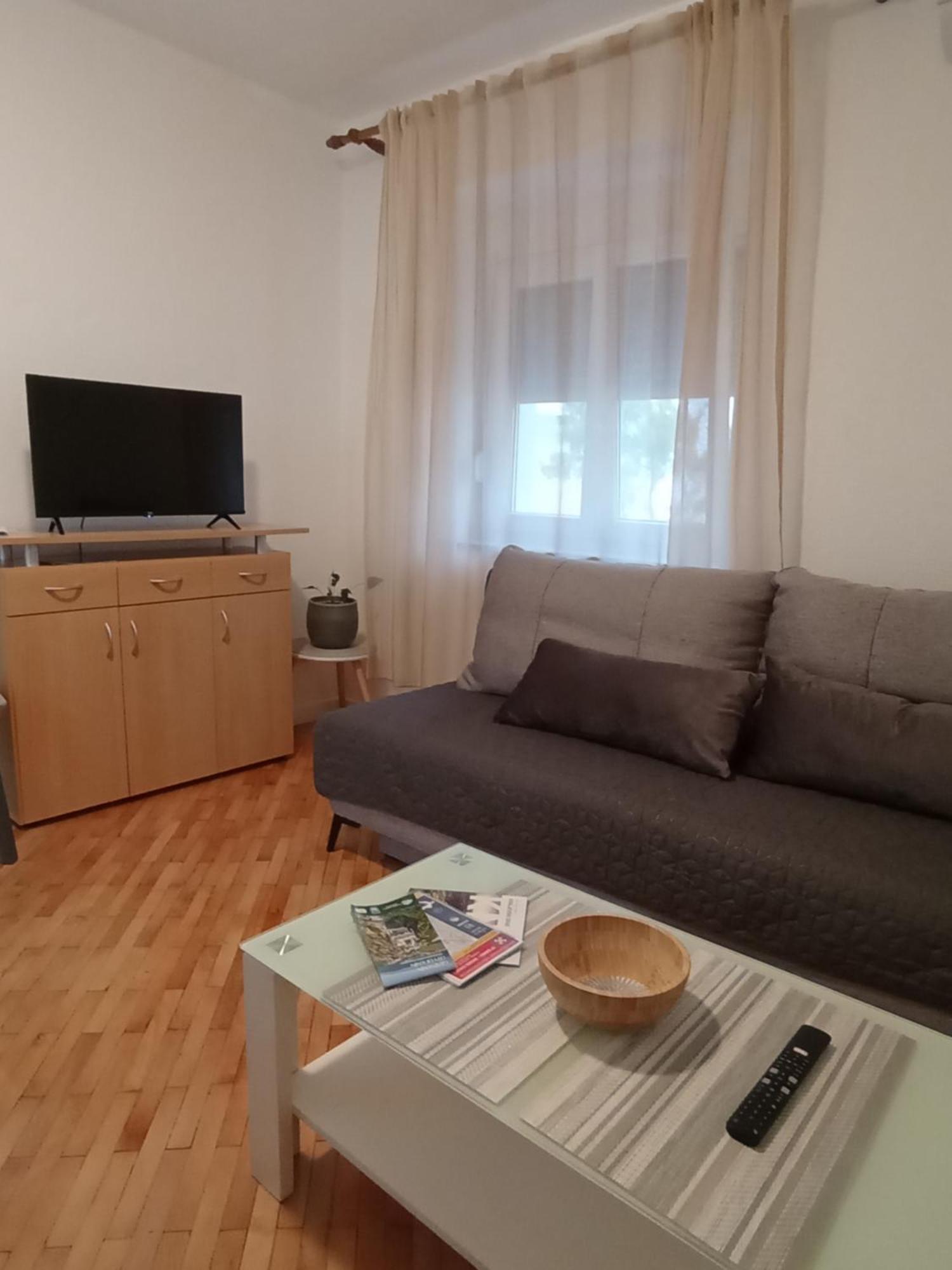Luce Lägenhet Kijevo Exteriör bild