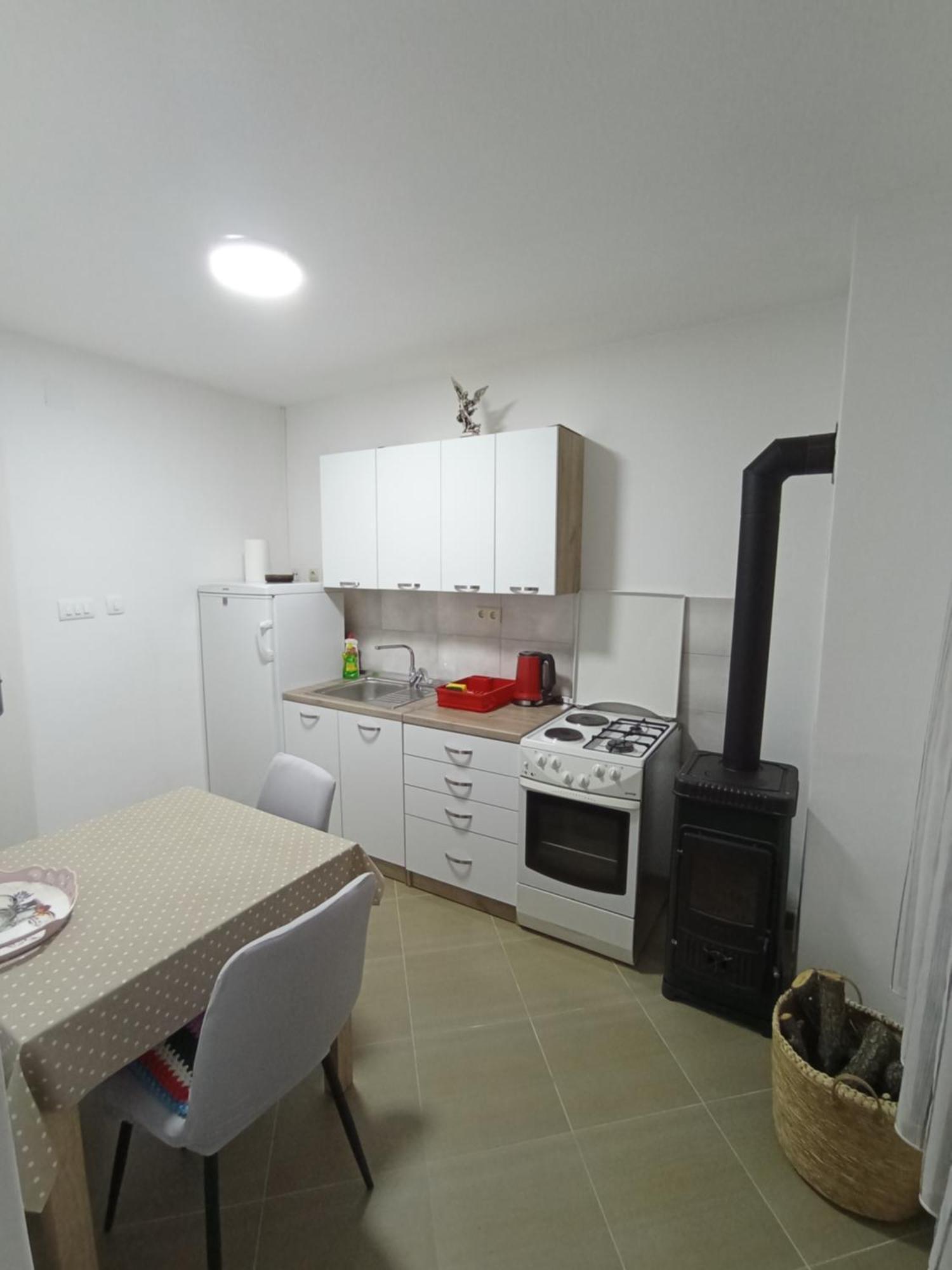 Luce Lägenhet Kijevo Exteriör bild