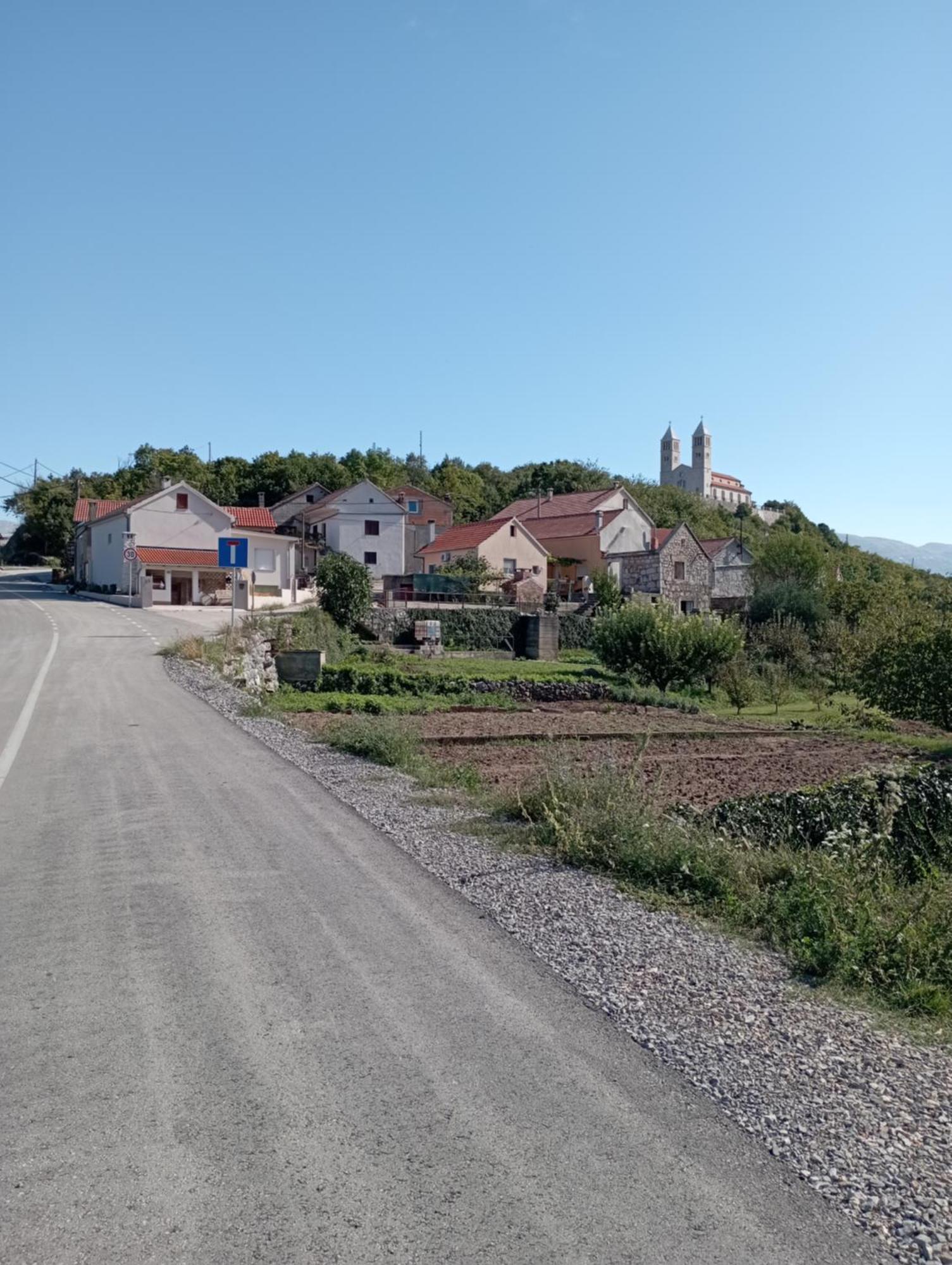 Luce Lägenhet Kijevo Exteriör bild
